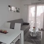 One-bedroom In Lxxxiv شقة تْسْغيكفانِتْسا