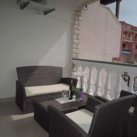 Apartman One-bedroom In Lxxxiv