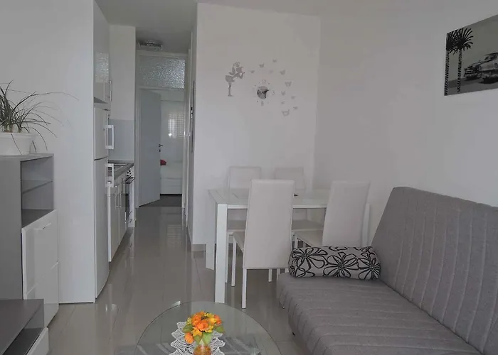 One-bedroom In Lxxxiv * Crikvenica
